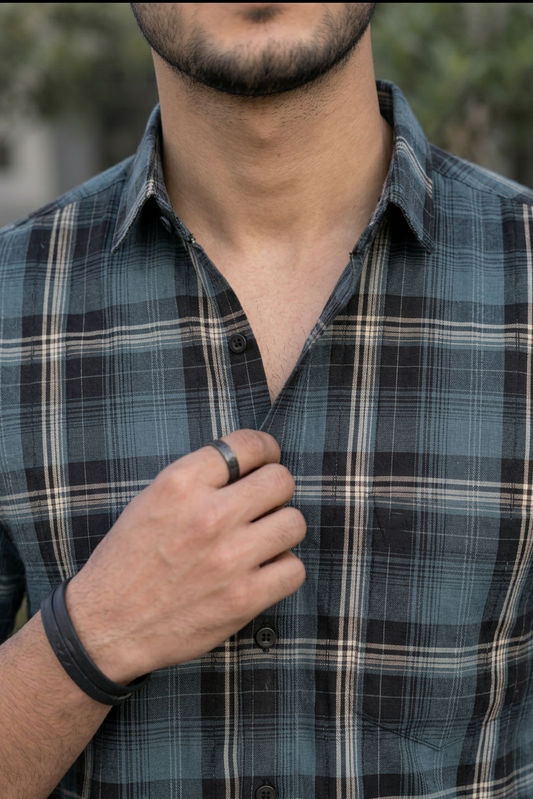 Men Blue & Black Plaid Long Sleeve Shirt