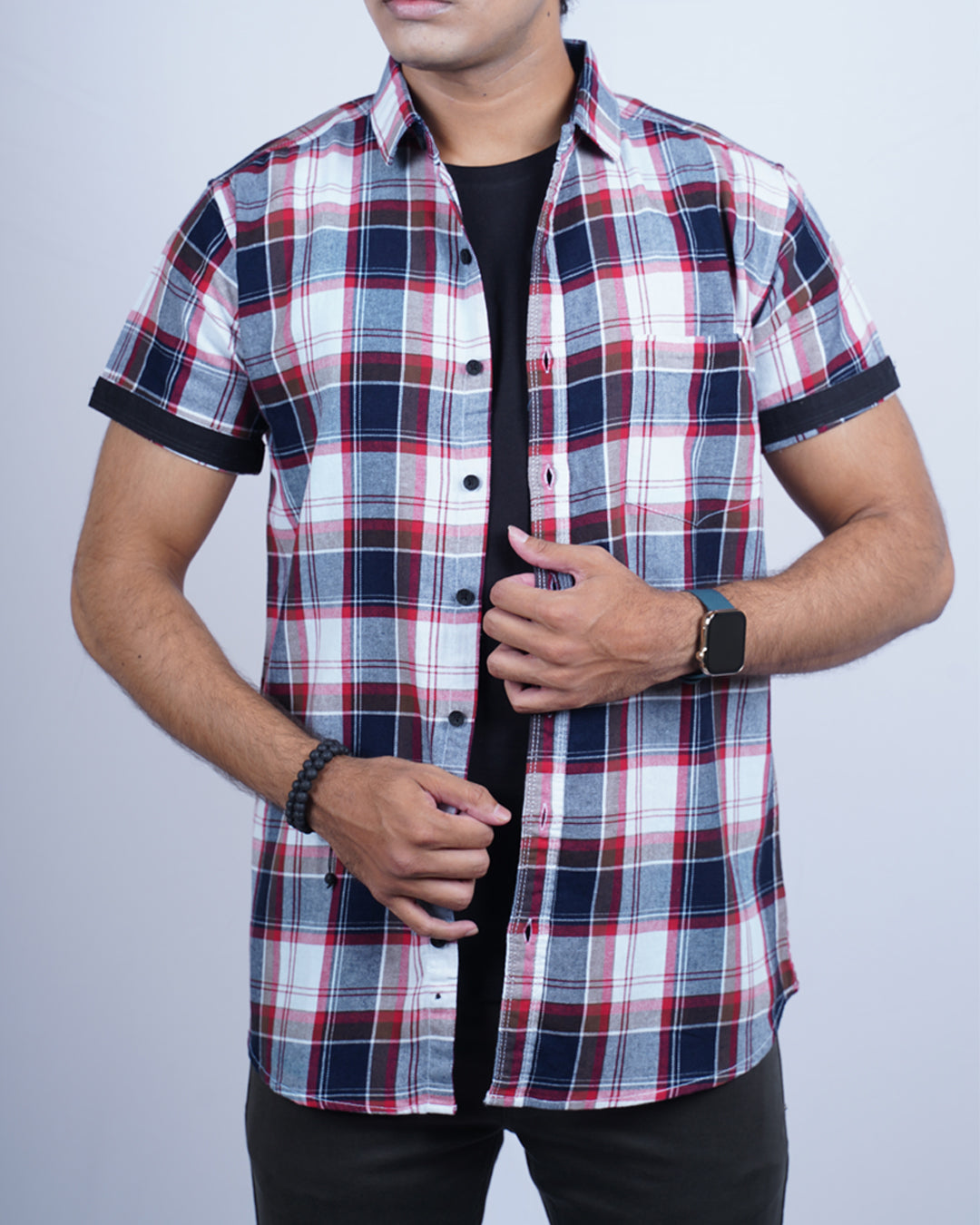 Blue-red color color checks half sleeve casual shirt shirt for casual wear.