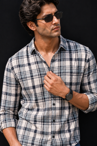 Men White and Navy Blue Checkered Casual Shirt PRA-568