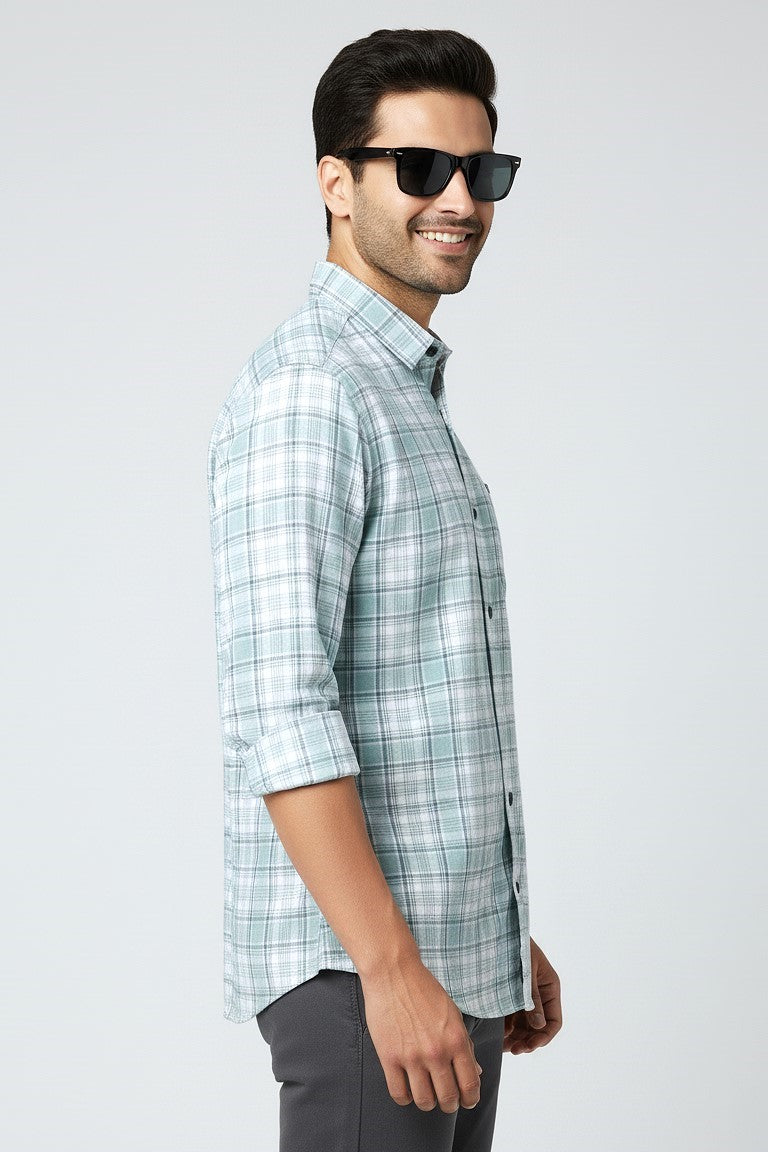 Men's Casual Check Shirt in Pista Color 15916
