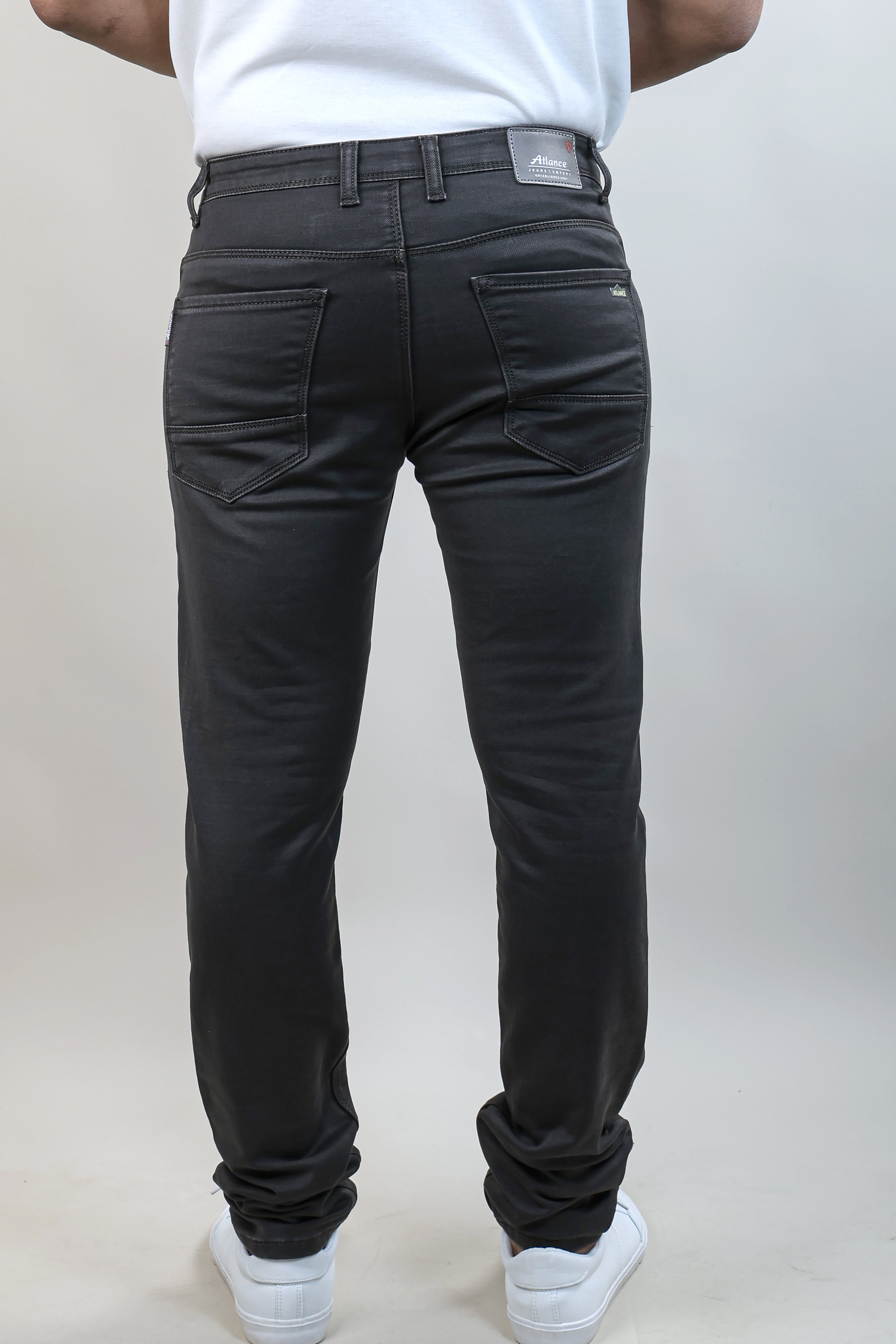 CARBON COLOR PLAIN JEANS