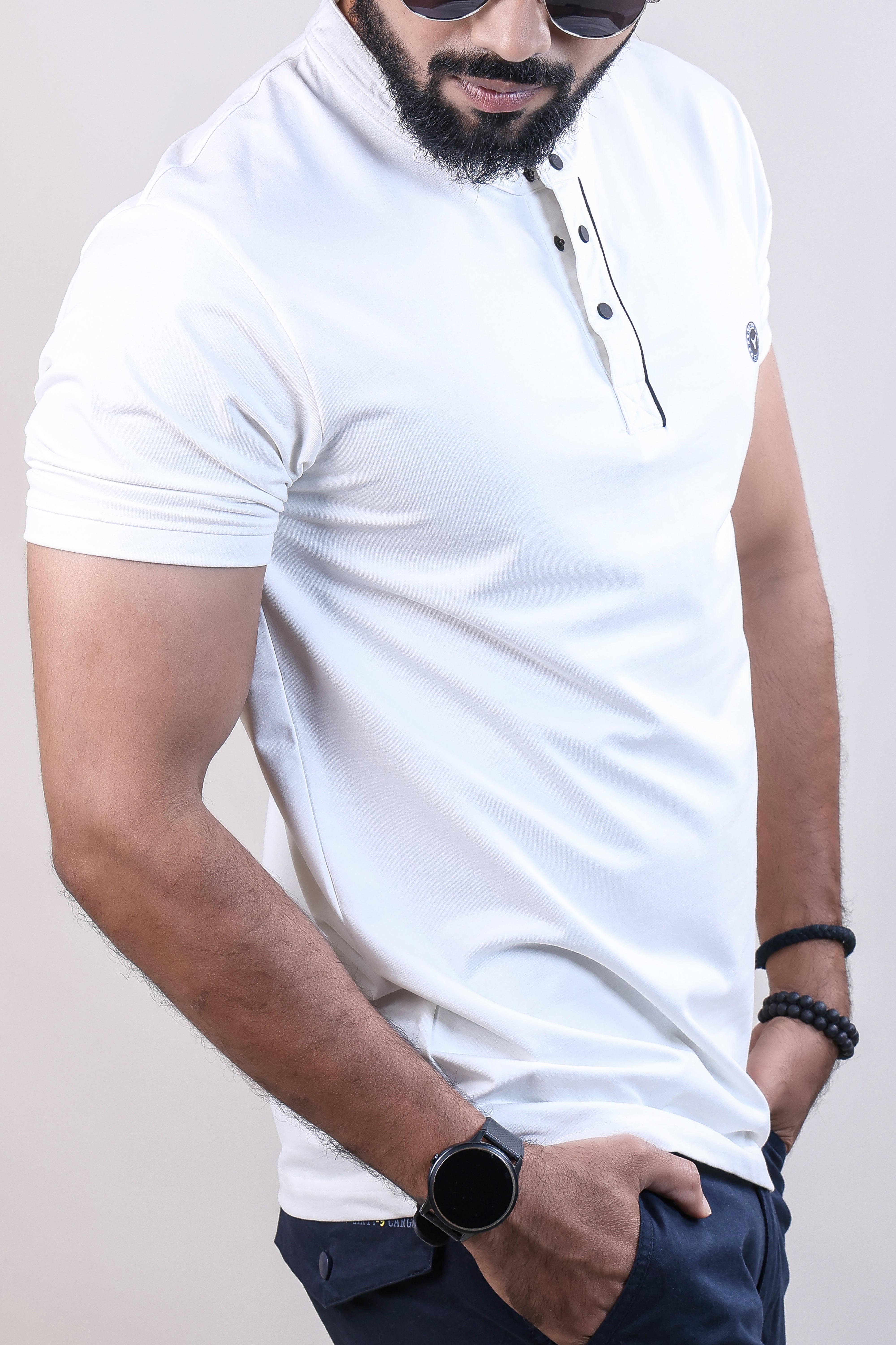 WHITE COLOR COLLAR ROUND NECK PLAIN T-SHIRT