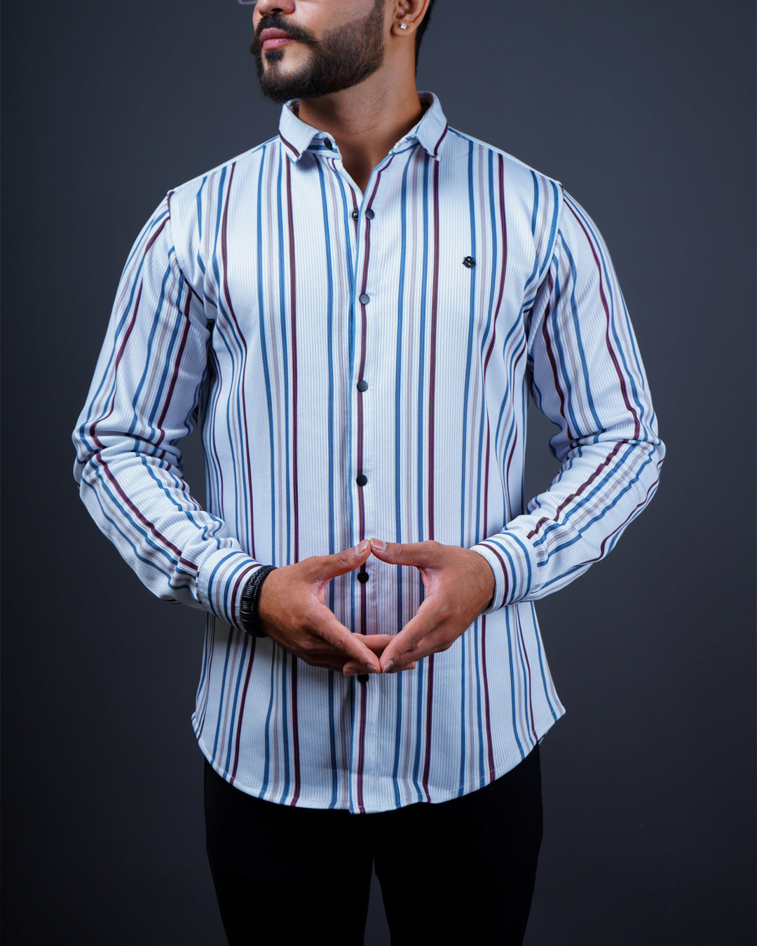 Multi color color lining casual shirt shirt for casual wear.