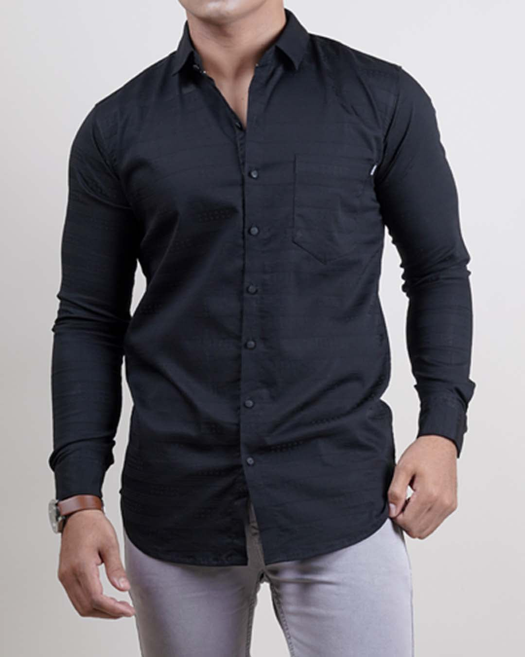 Black color color lining casual shirt shirt for casual wear.