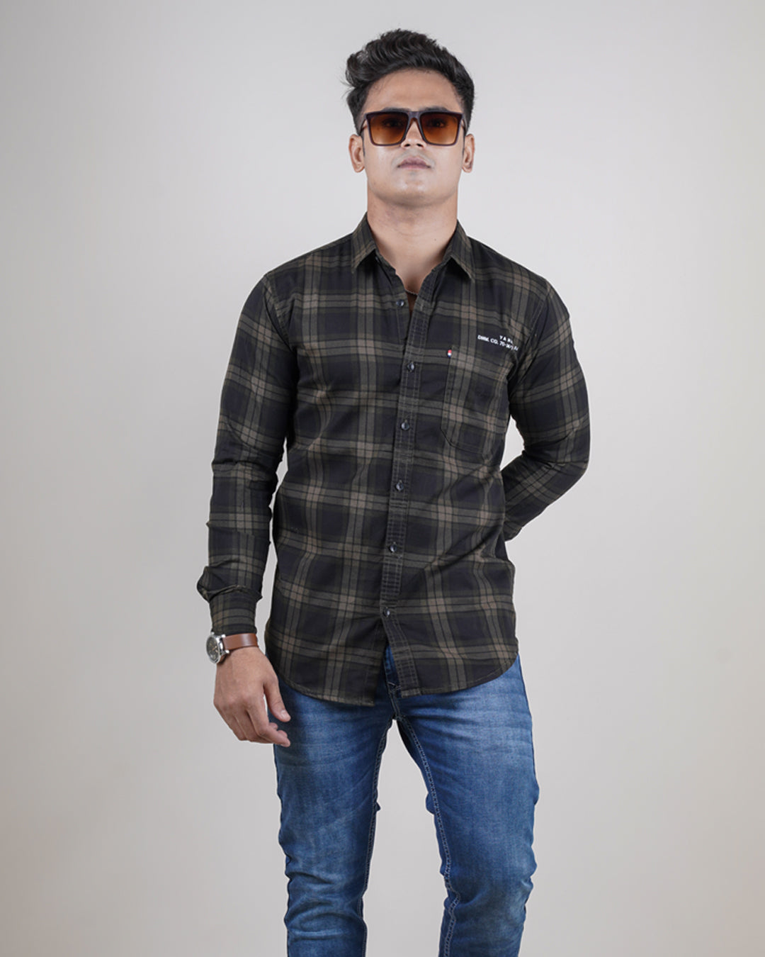 Olive color color checks casual shirt shirt for casual wear.