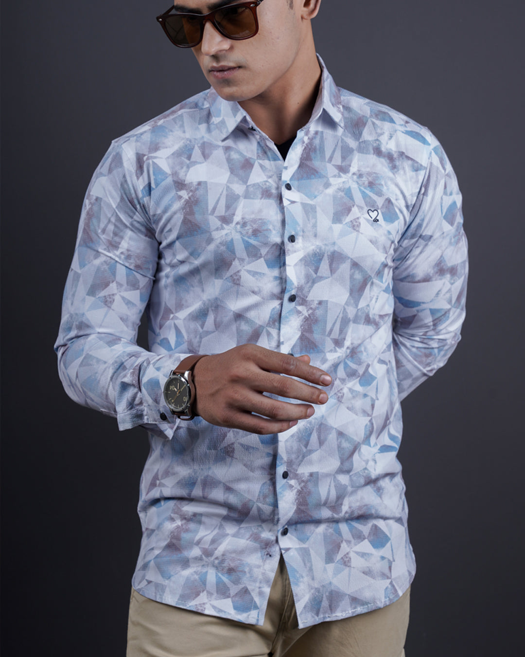 Multi color color printed casual shirt shirt for casual wear.