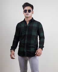 Green-black color color checks casual shirt shirt for casual wear.