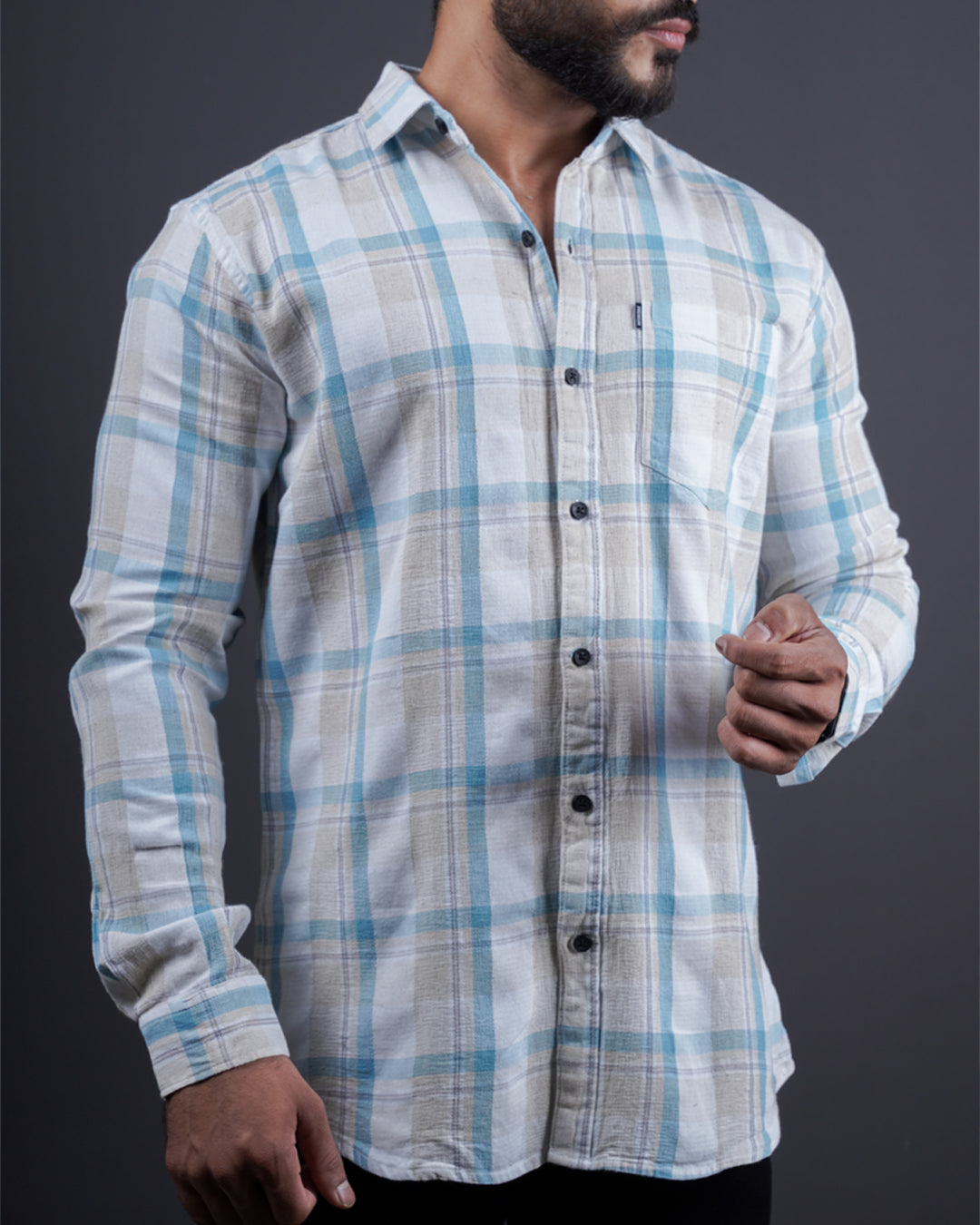 Blue-white color color checks casual shirt shirt for casual wear.