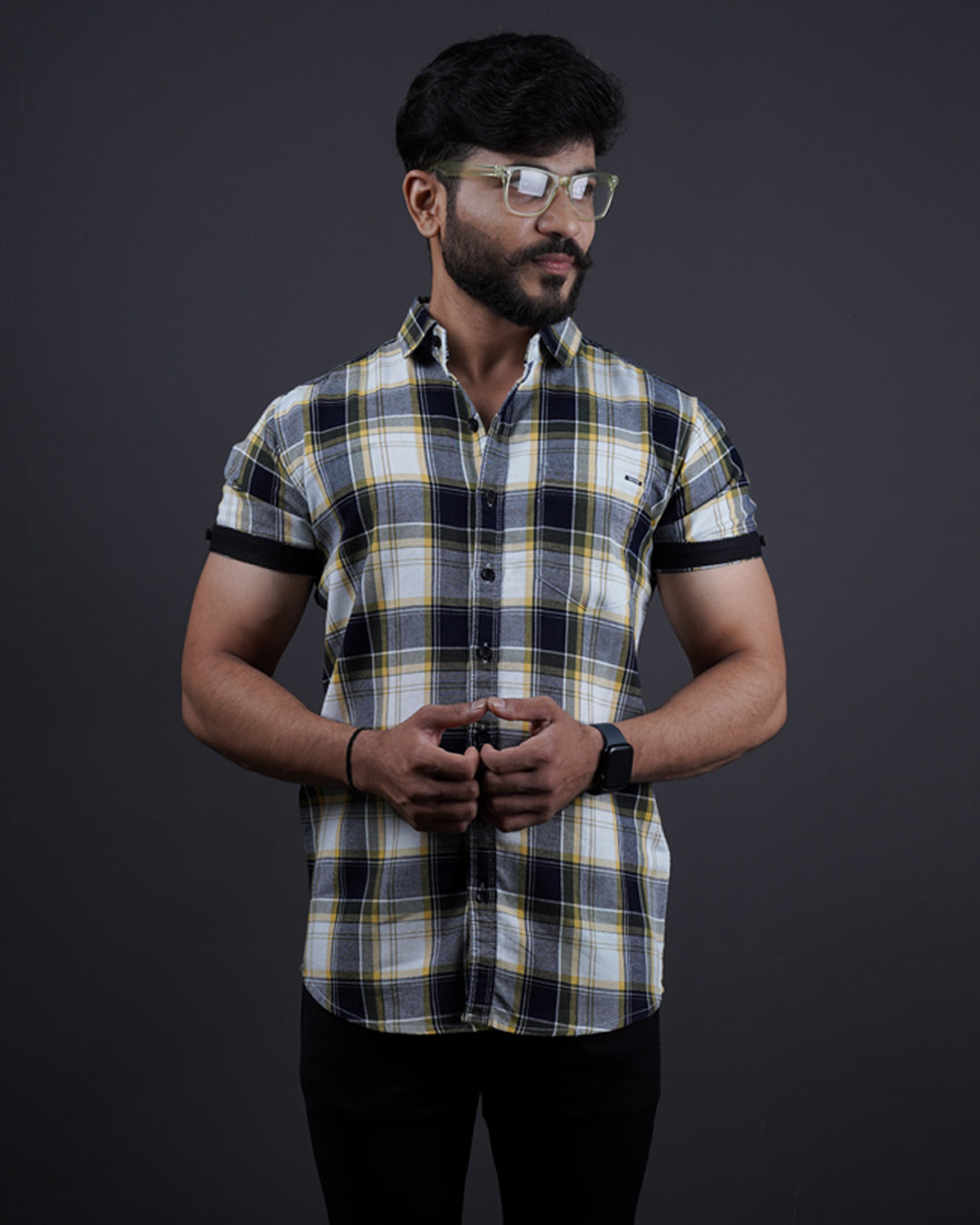 Blue-yellow color color checks casual shirt shirt for casual wear.