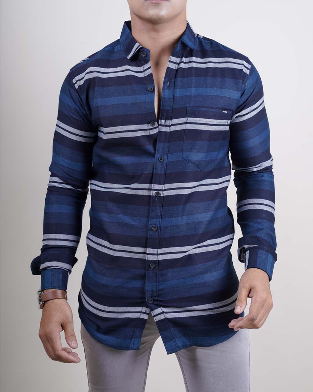 Navy color blue color lining casual shirt shirt for casual wear.