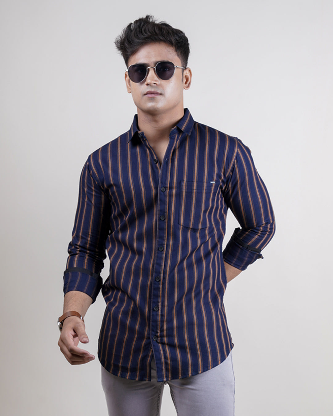 Brown-blue color color lining casual shirt shirt for casual wear.