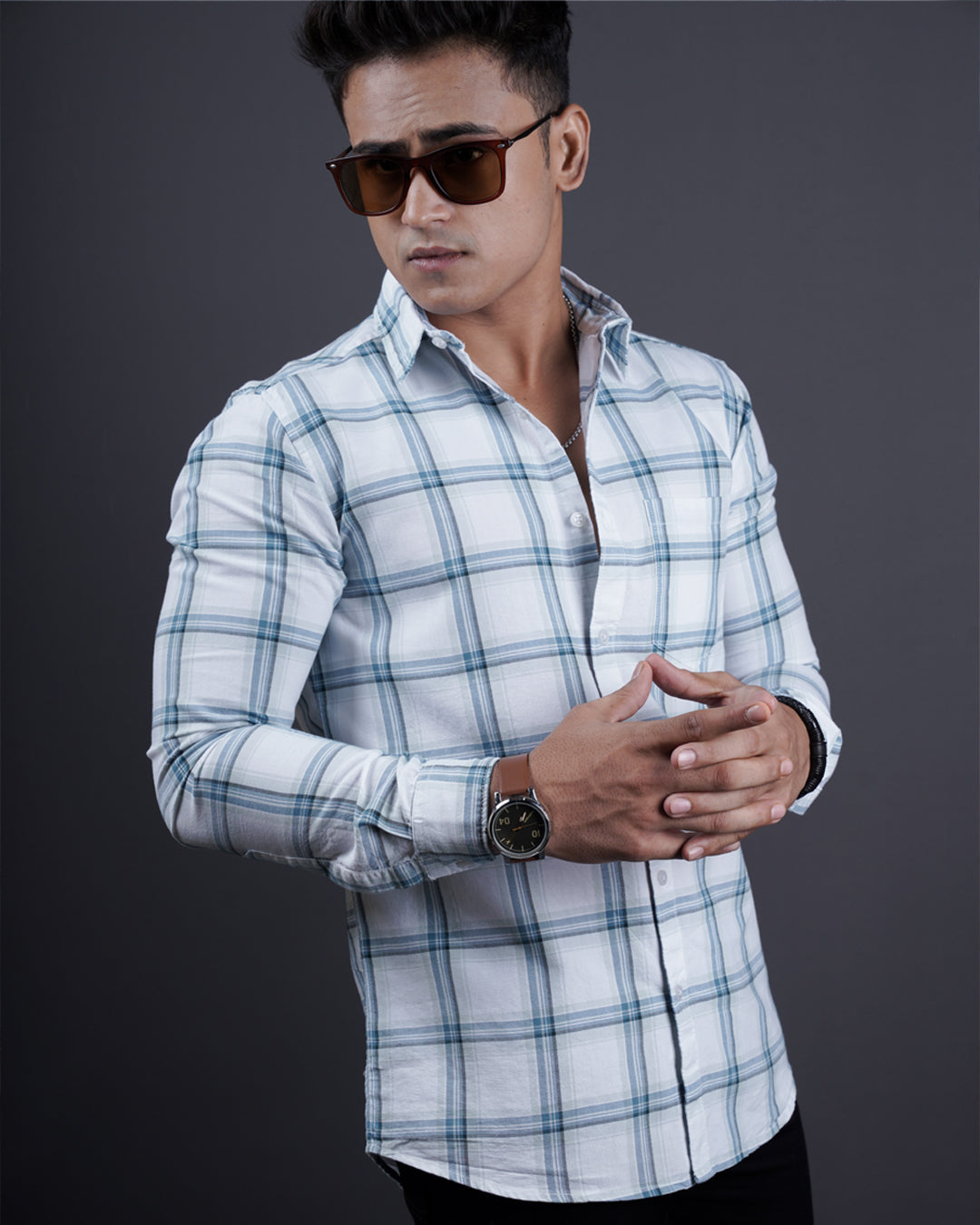 White-blue color color checks casual shirt shirt for casual wear.