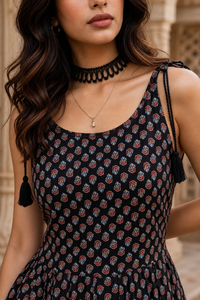 Women Grey & Black Floral Printed Short Kurti - Sleeveless Peplum Top with Tassels ATL7194