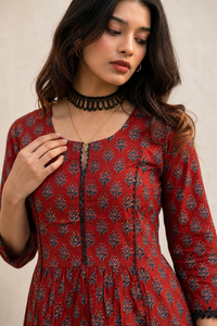 Women Rust Floral Printed Short Kurti 3/4 Sleeves - with Lace Border ATL1265