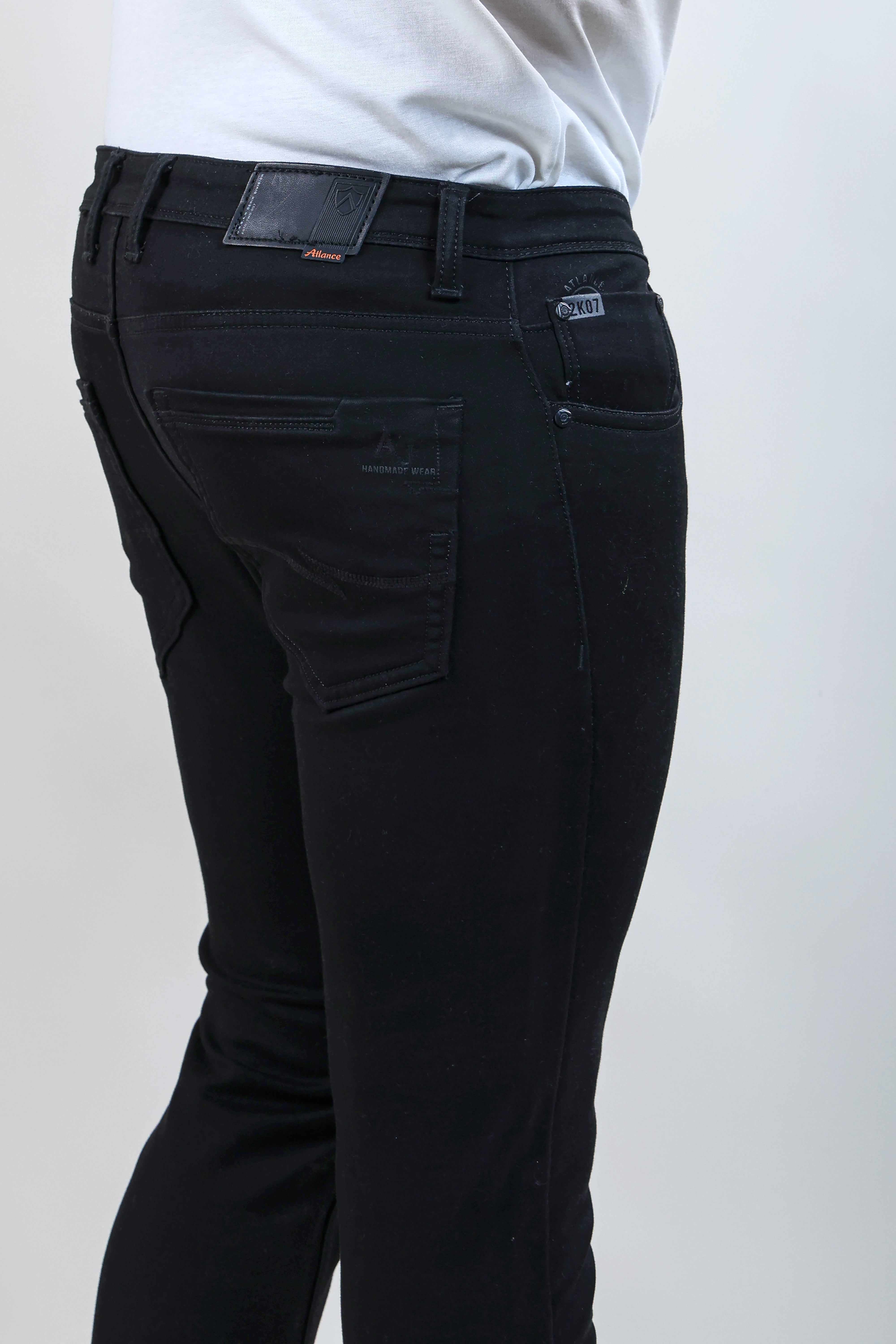 BLACK COLOR PLAIN JEANS