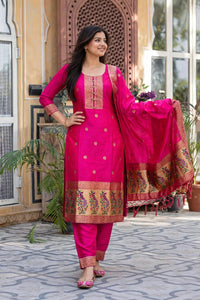 Women Rani Banarasi Silk Sleeveless Paithani Suit | Peacock Zari Work Straight Kurta Pant Dupatta Set ATL1001