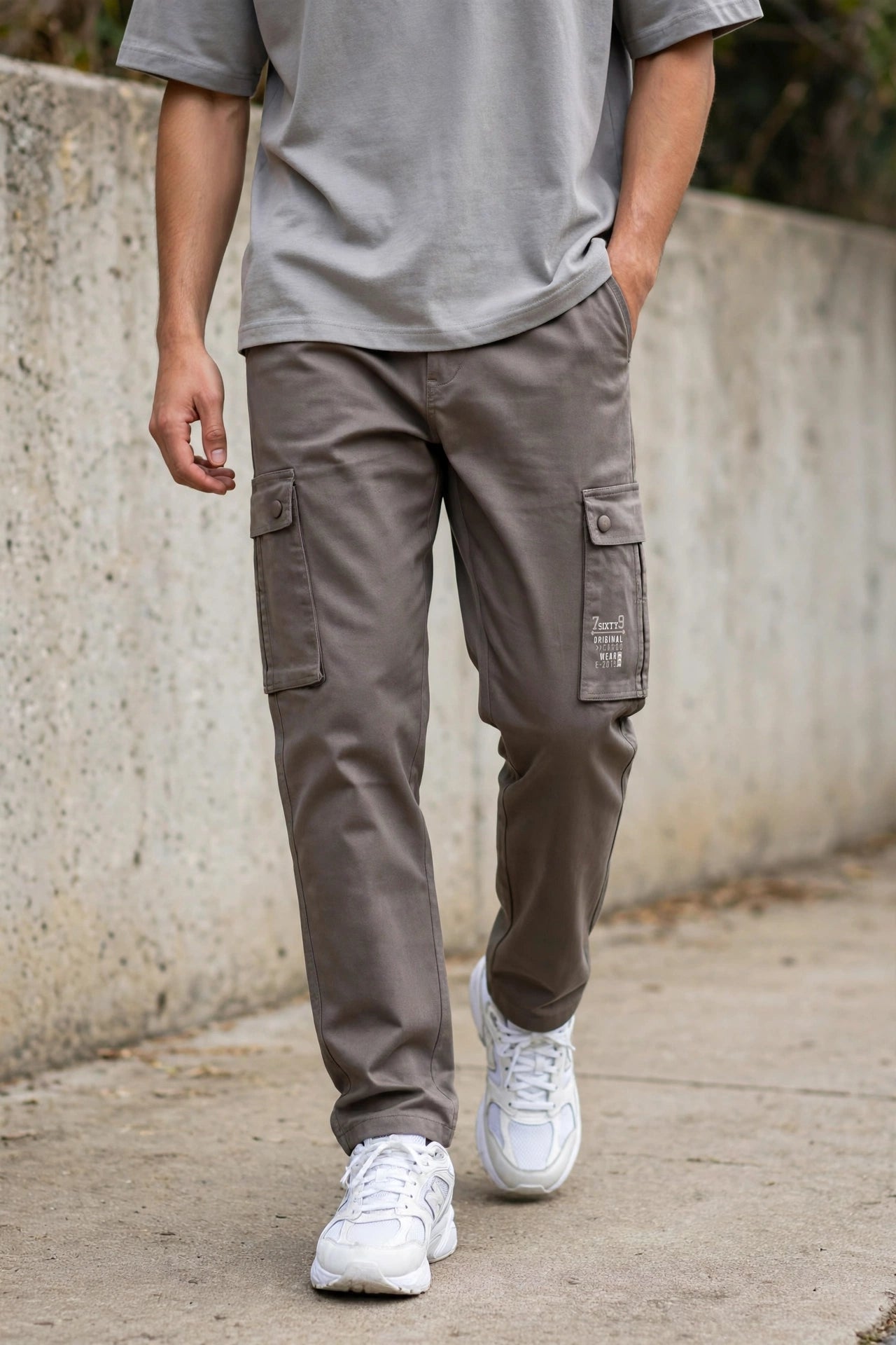 Men Grey Cargos Multi-Pocket Pants 1717