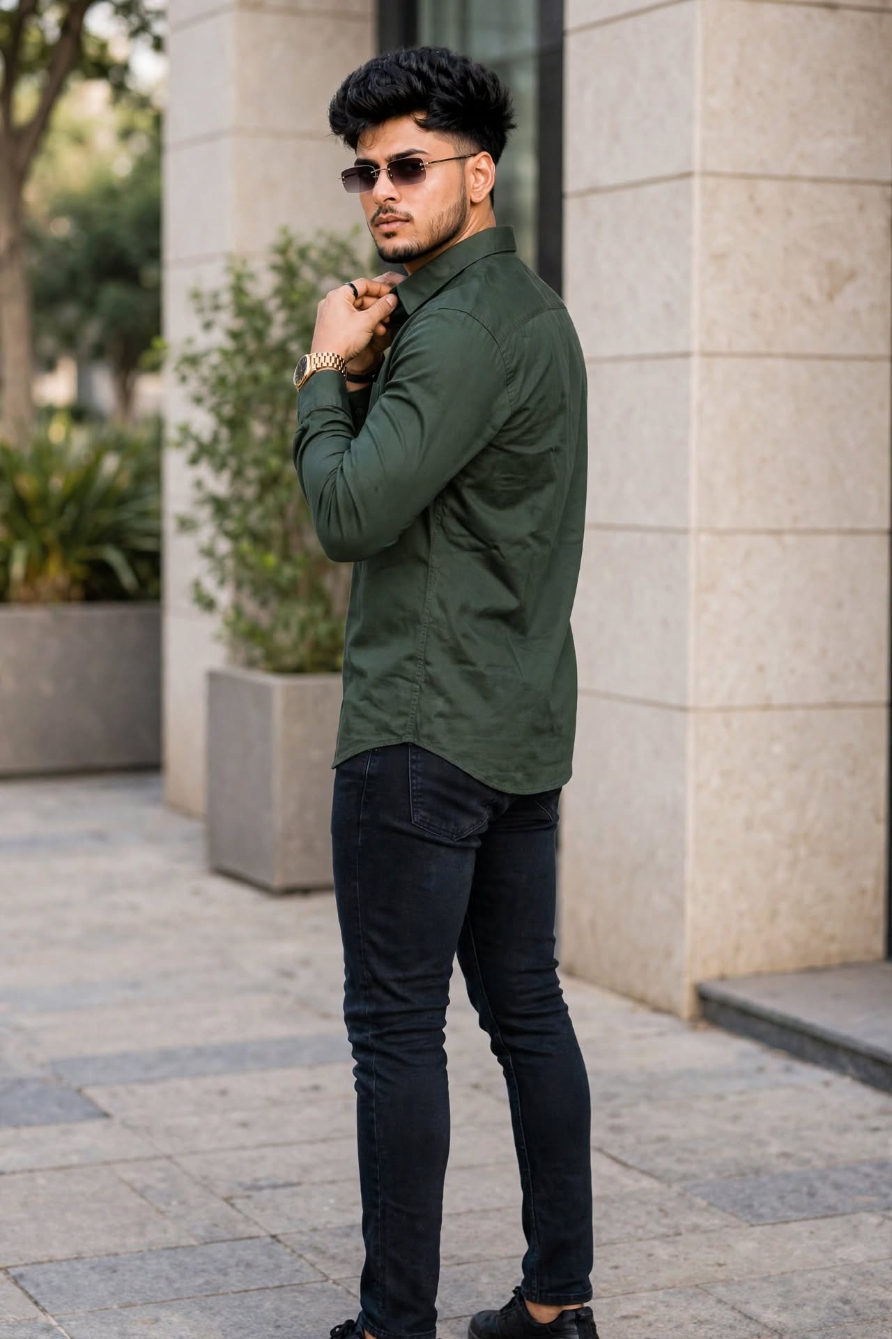 Men Green Plain Full Sleeve Casual Shirt ZDOBBY