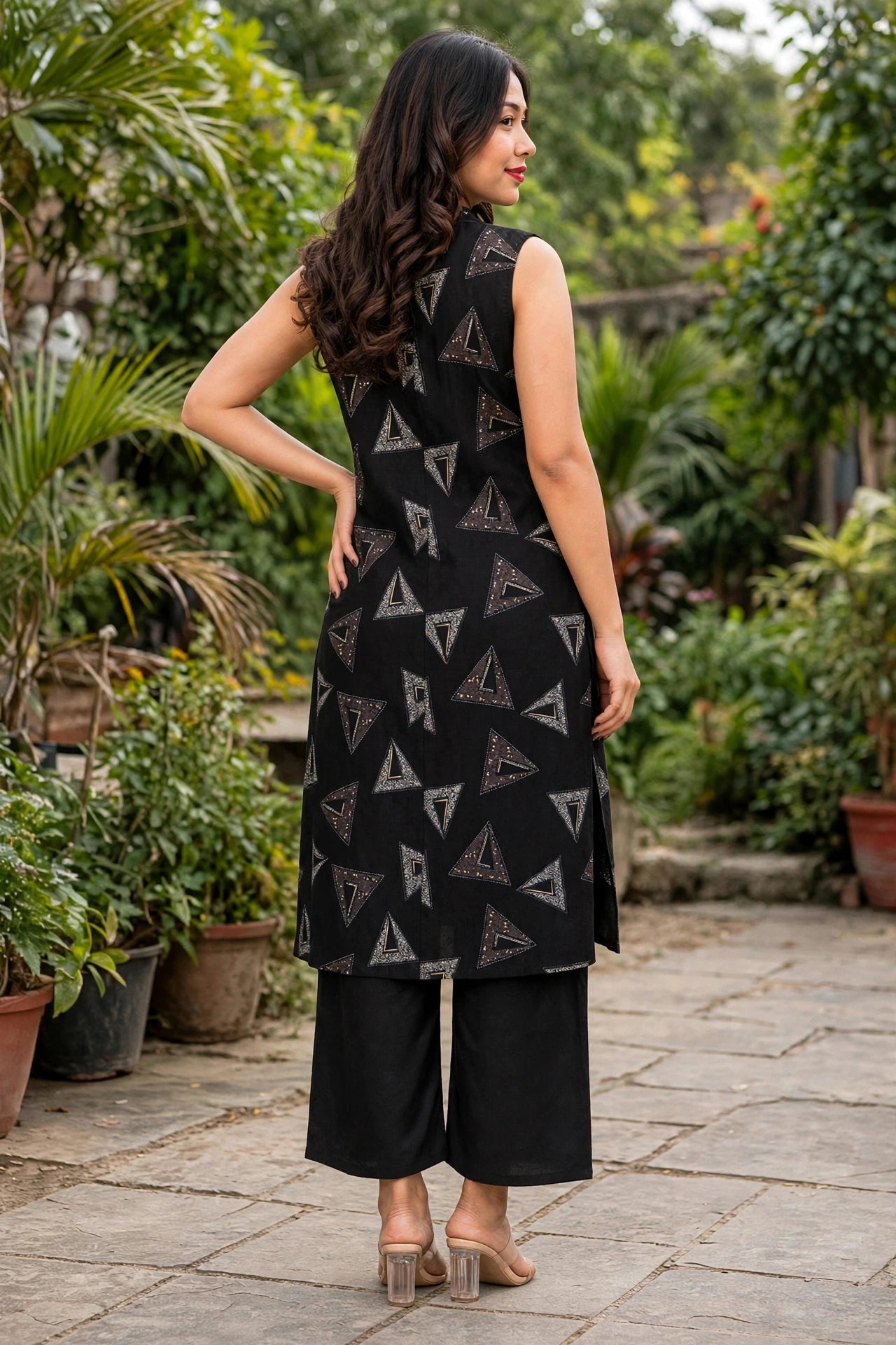 Women Black Geometric Triangle Printed Sleeveless Kurta & Plazo Coord Set SHALINI-279